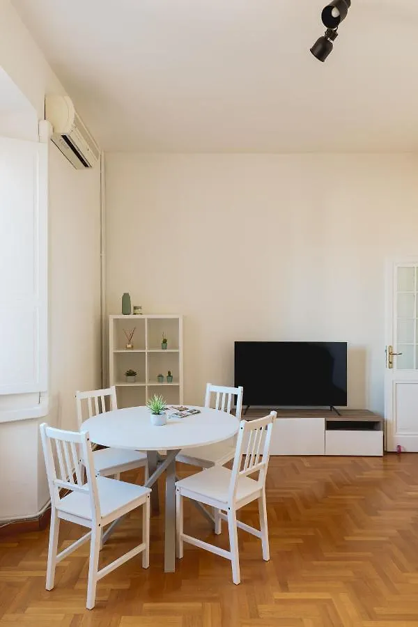 Aquaeductus Apartment Rome 0*,
